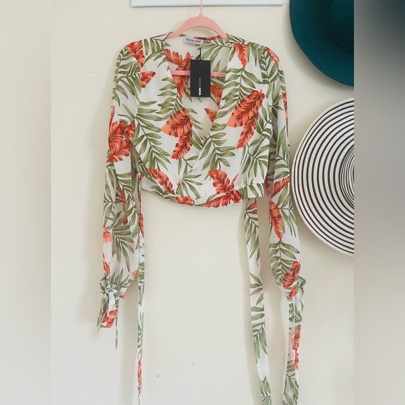 New Fashion Nova tropical print long sleeve/ crop shirt - Picture 5 of 7